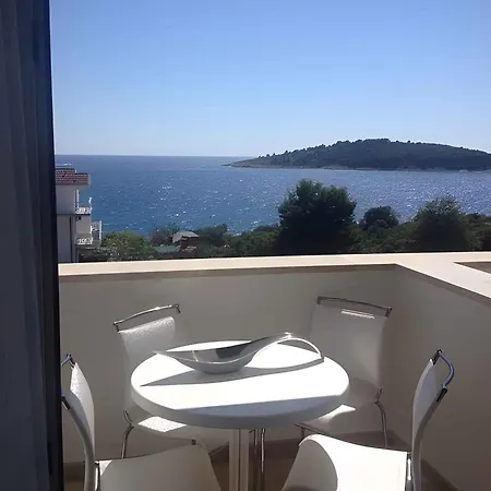 In Rogoznicko - Sibenik Riviera 36447 *